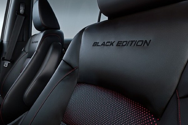 Closeup of seats in 2020 Honda Pilot Black Edition