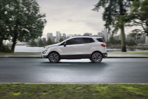 White 2020 Ford EcoSport from exterior side