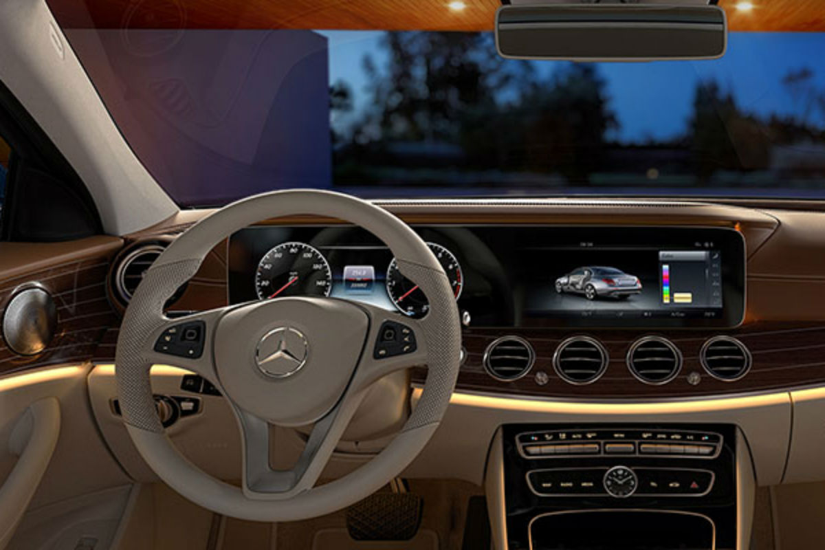Show Me The Safety Tech Features Of The 18 Mercedes Benz E 300 Sedan Mercedes Benz Of Gilbert